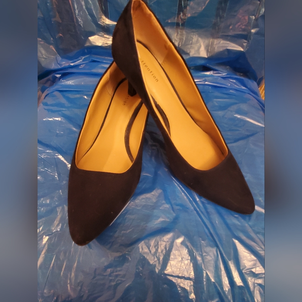 Women's Navy Heels